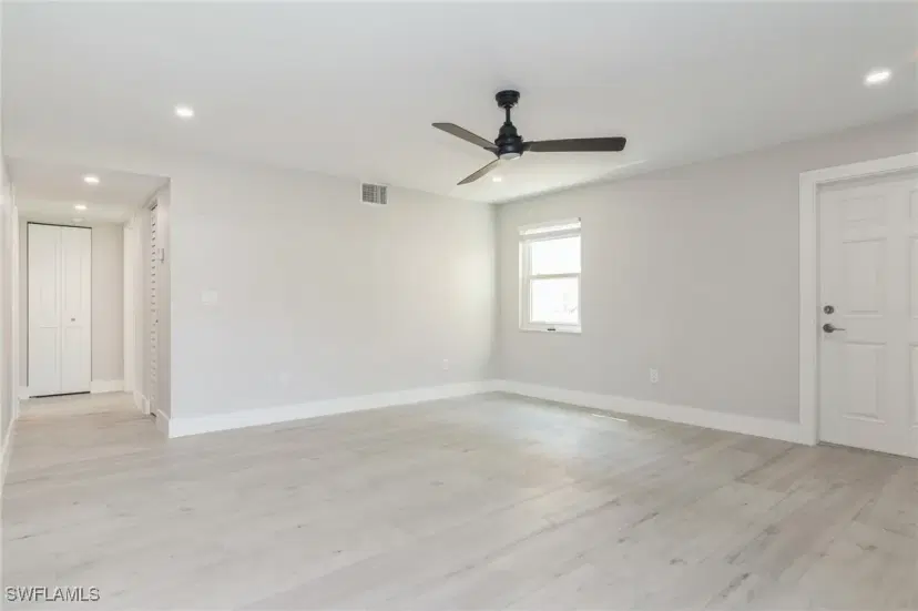 Picture of 1155 Sandpiper St B3, Naples FL 34102