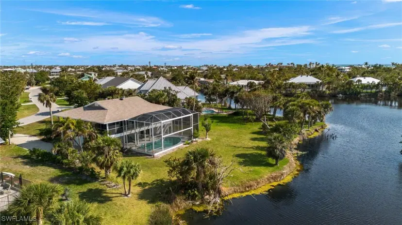 Picture of 673 E Rocks Dr, Sanibel FL 33957