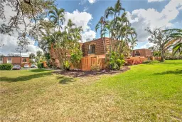 Picture of 1442 Park Shore Cir 4, Fort Myers, FL 33901
