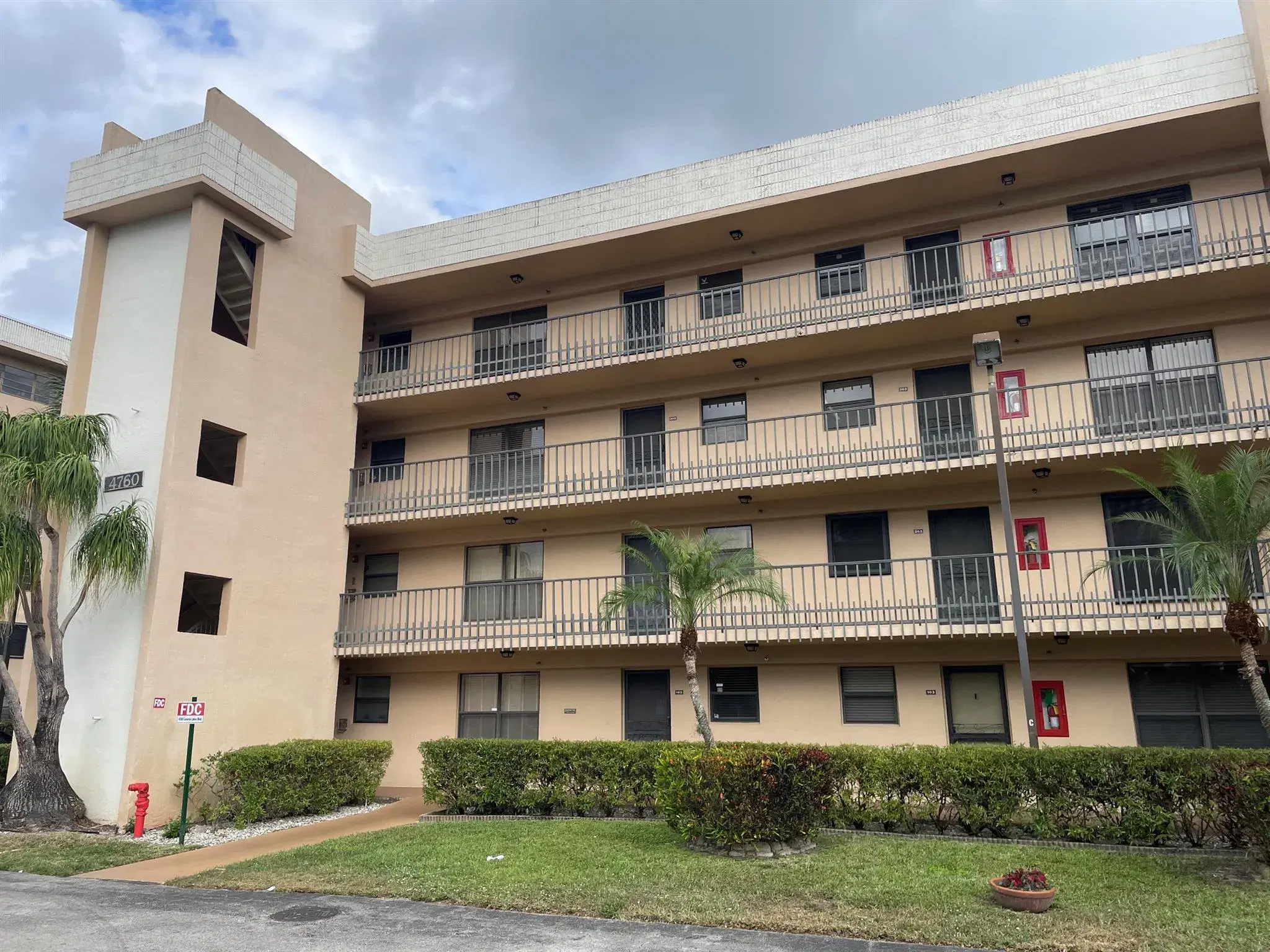 Picture of 4760 Lucerne Lakes Boulevard 305, Lake Worth, FL 33467