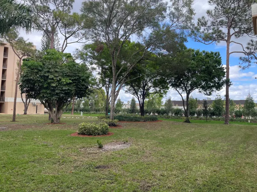 Picture of 4760 Lucerne Lakes Boulevard 305, Lake Worth FL 33467
