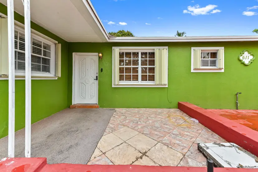 Picture of 611 NW 179Th Street, Miami Gardens FL 33169