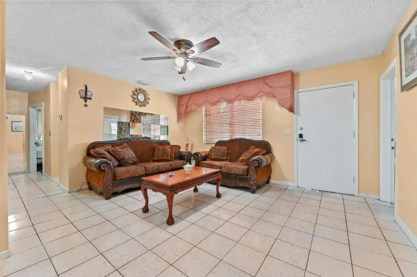 Picture of 611 NW 179Th Street, Miami Gardens FL 33169