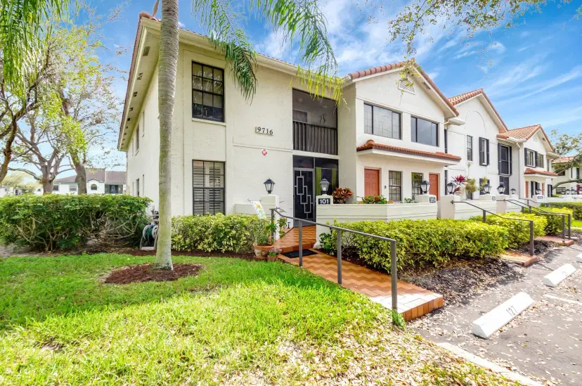 Picture of 9716 Sills Drive E 101, Boynton Beach FL 33437