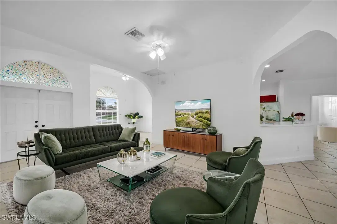 Picture of 707 SW 4Th Ct, Cape Coral, FL 33991