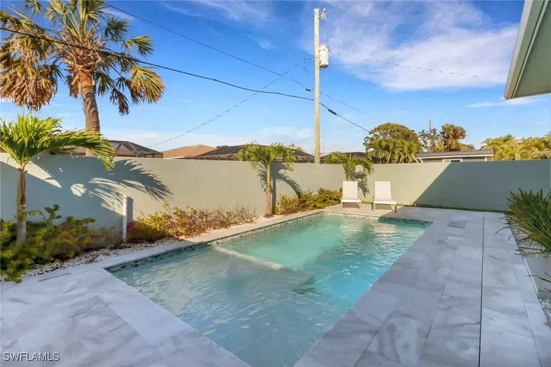 Picture of 609 107Th Ave N, Naples, FL 34108