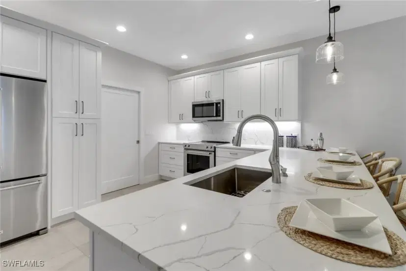 Picture of 609 107Th Ave N, Naples FL 34108