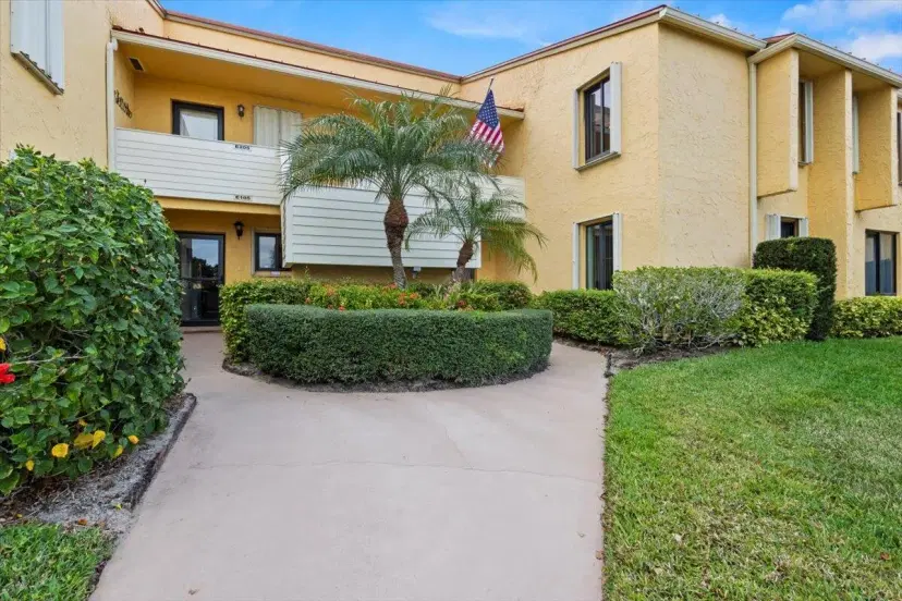 Picture of 5355 SE Miles Grant Road 206, Stuart FL 34997
