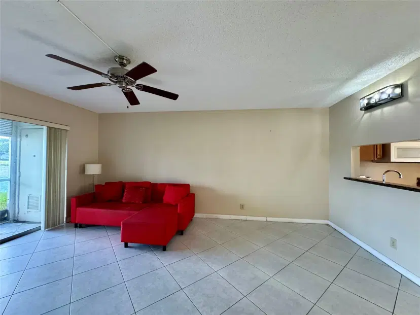Picture of 5541 Lakeside Dr 104, Margate FL 33063
