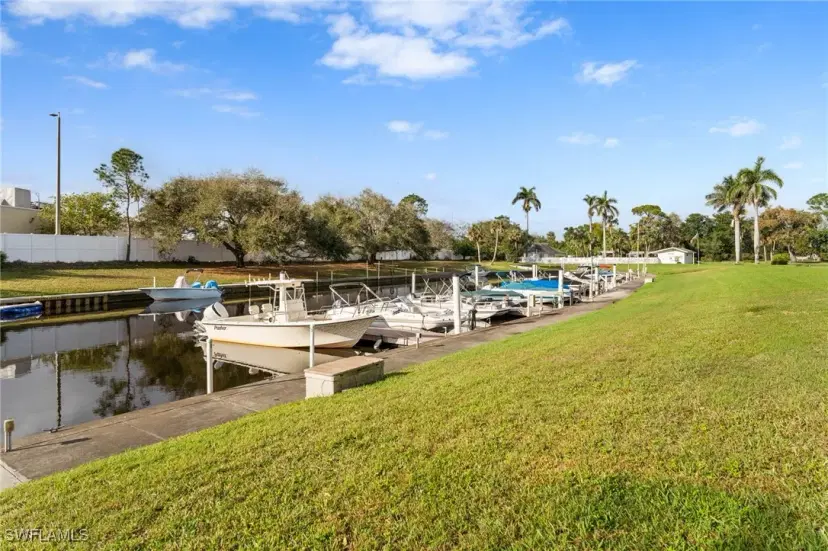Picture of 1525 Tropic Ter 1525, North Fort Myers FL 33903