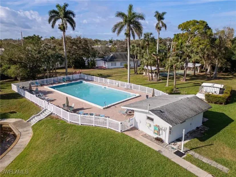 Picture of 1525 Tropic Ter 1525, North Fort Myers FL 33903