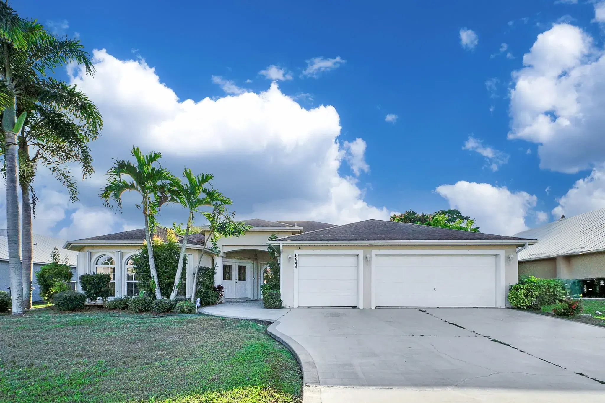 Picture of 6944 NW Daffodil Ln, Port St Lucie, FL 34983