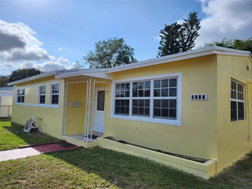 Picture of 3300 NW 176Th Ter, Miami Gardens FL 33056
