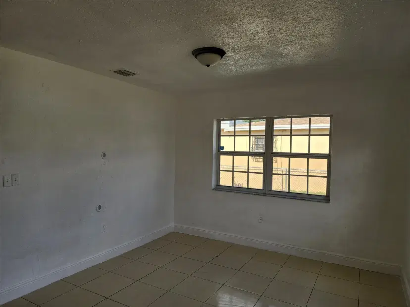 Picture of 3300 NW 176Th Ter, Miami Gardens FL 33056