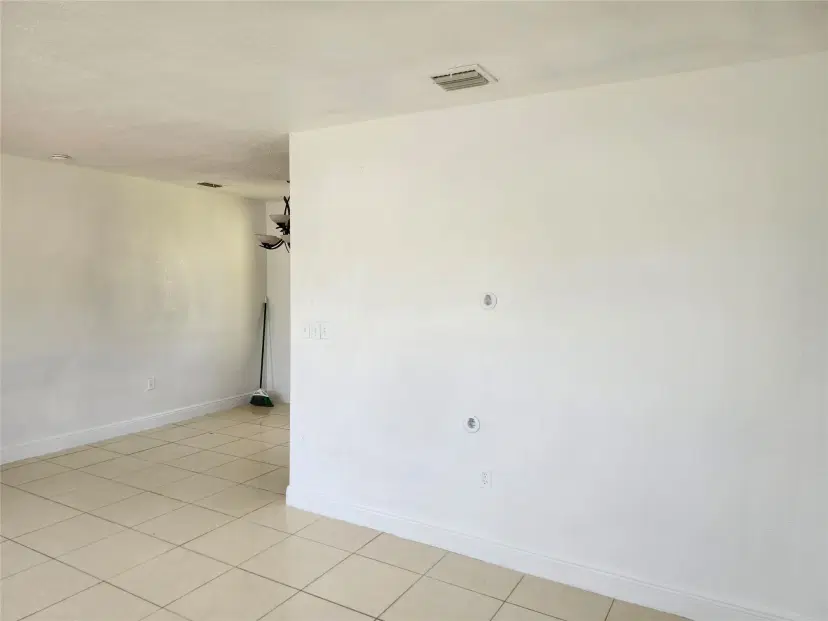 Picture of 3300 NW 176Th Ter, Miami Gardens FL 33056