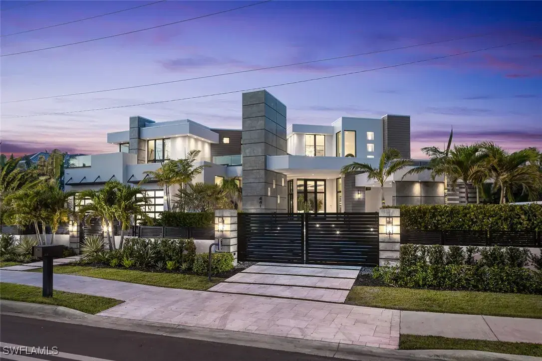 Picture of 441 Mooring Line Dr, Naples, FL 34102