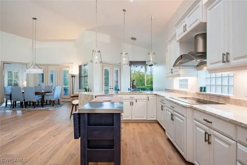 Picture of 3296 Lookout Ln, Naples FL 34112