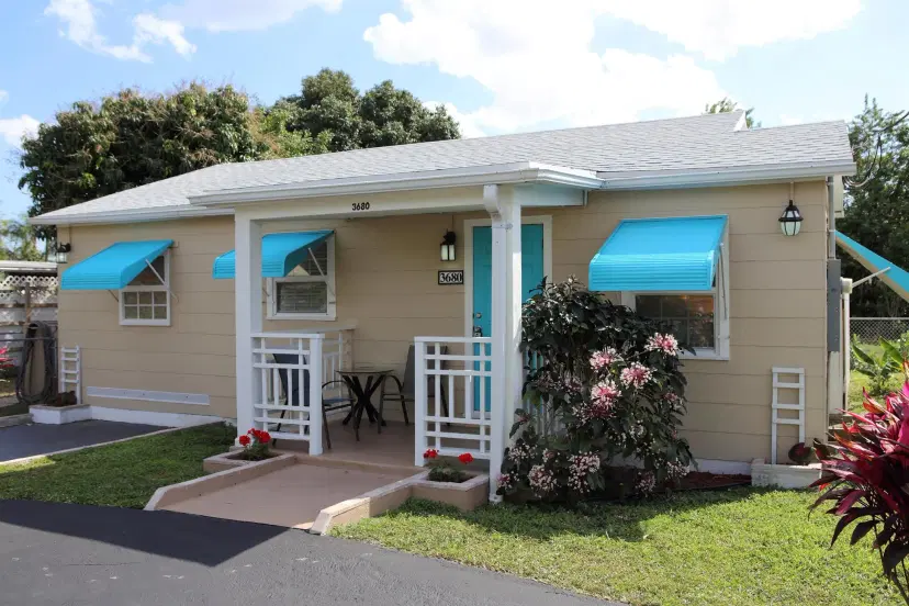 Picture of 3680 Lakewood Road N, Palm Springs FL 33461