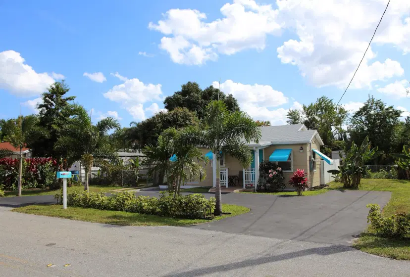 Picture of 3680 Lakewood Road N, Palm Springs FL 33461