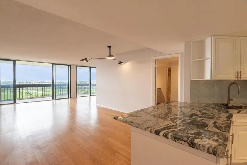 Picture of 2400 Presidential Way 1606, West Palm Beach FL 33401