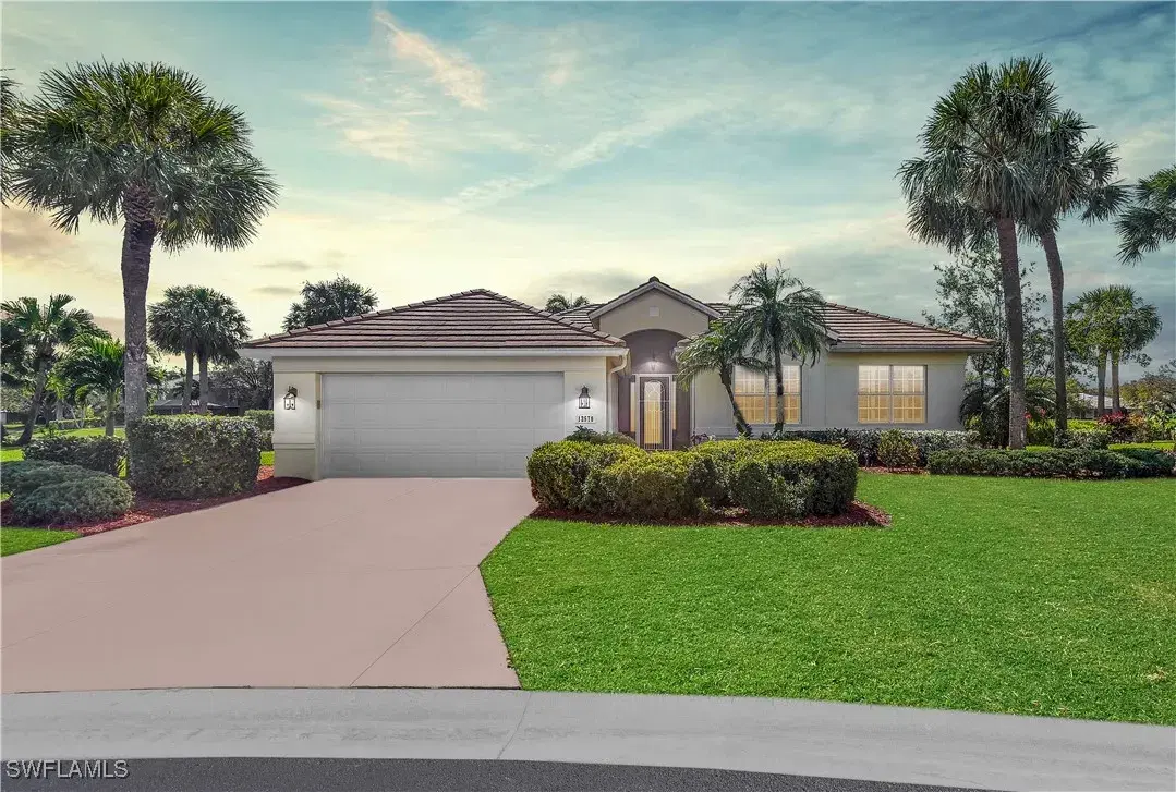 Picture of 12570 Lake Run Dr, Fort Myers, FL 33913