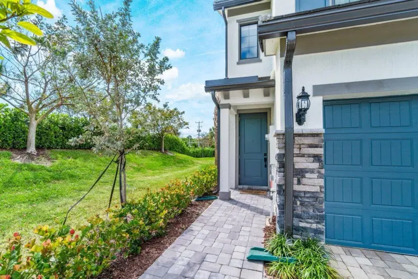 Picture of 2100 Appleton Circle S, Oakland Park FL 33309