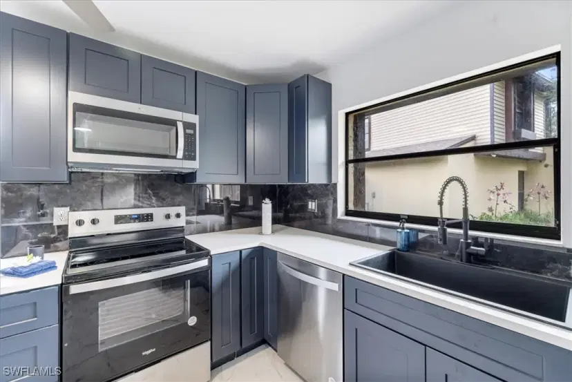 Picture of 1212 SE 6Th Ter 83, Cape Coral FL 33990