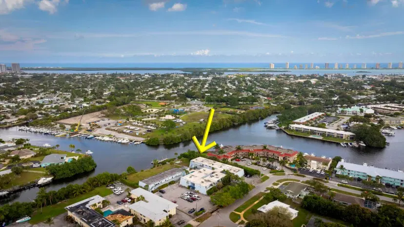 Picture of 725 Hummingbird Way 106, North Palm Beach FL 33408