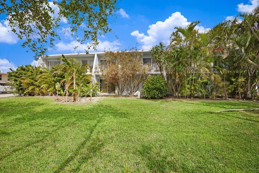 Picture of 725 Hummingbird Way 106, North Palm Beach FL 33408