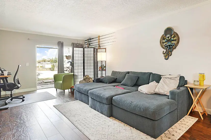 Picture of 725 Hummingbird Way 106, North Palm Beach FL 33408