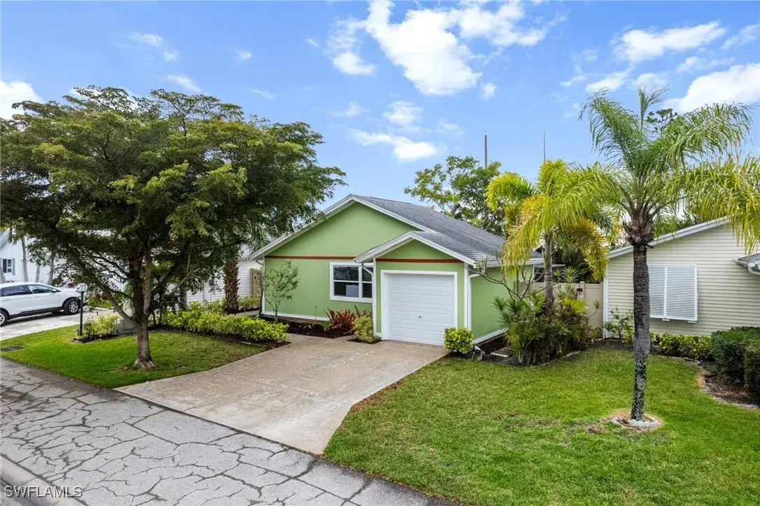 Picture of 5611 Longleaf Dr, North Fort Myers, FL 33917