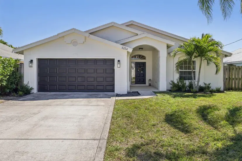 Picture of 6254 Lucerne St, Jupiter FL 33458