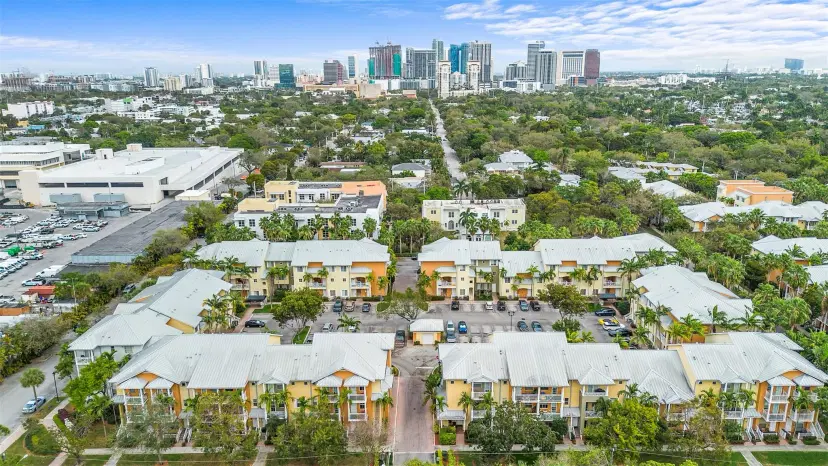 Picture of 1334 SW 2Nd Ct 1334, Fort Lauderdale FL 33312
