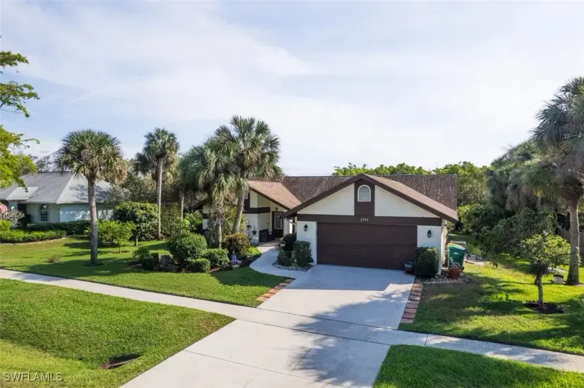 Picture of 2394 Outrigger Ln, Naples FL 34104