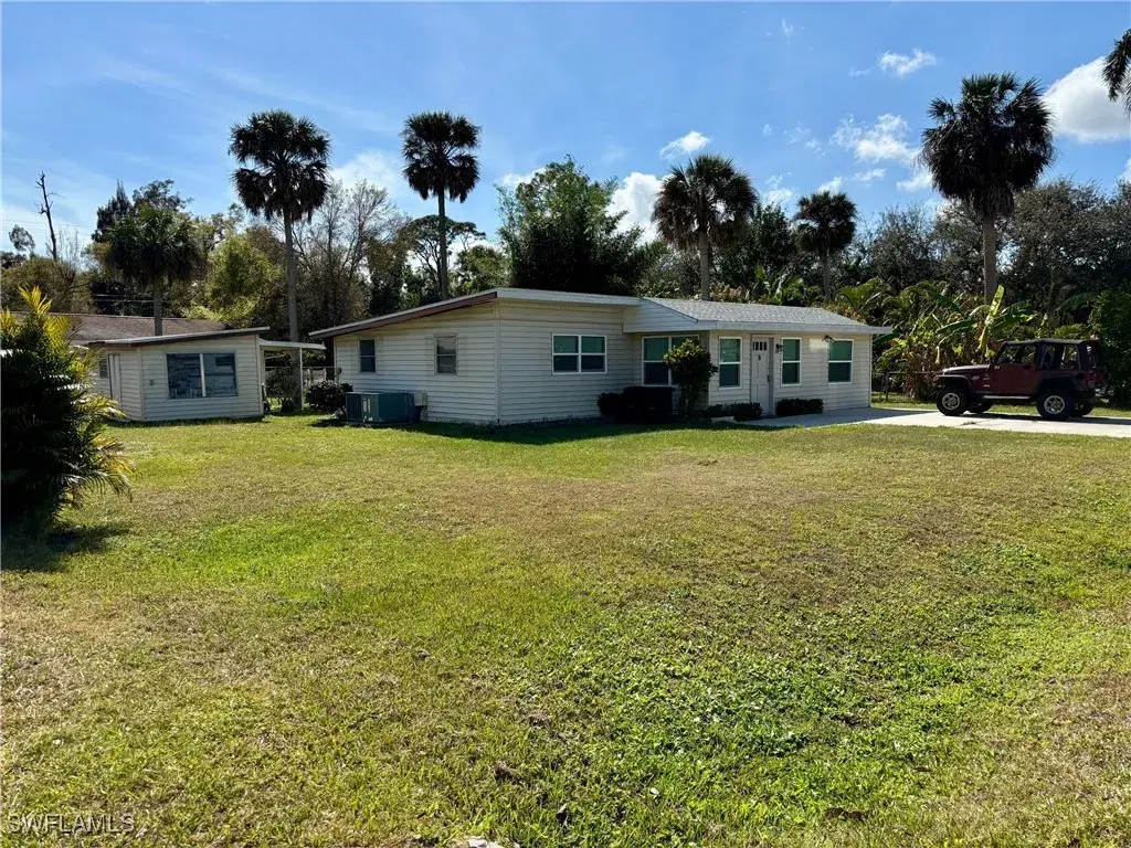 Picture of 177 Marillo Ln, North Fort Myers, FL 33903