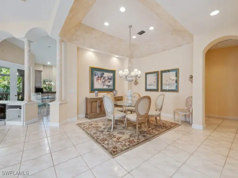 Picture of 600 Via Mezner 1502, Naples FL 34108