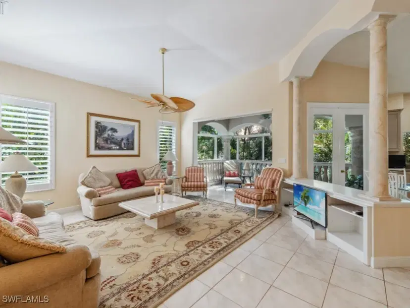 Picture of 600 Via Mezner 1502, Naples FL 34108
