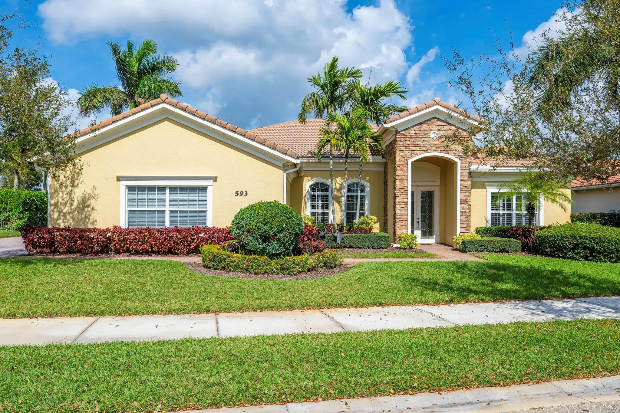 Picture of 593 SE Tres Belle Circle, Stuart, FL 34997
