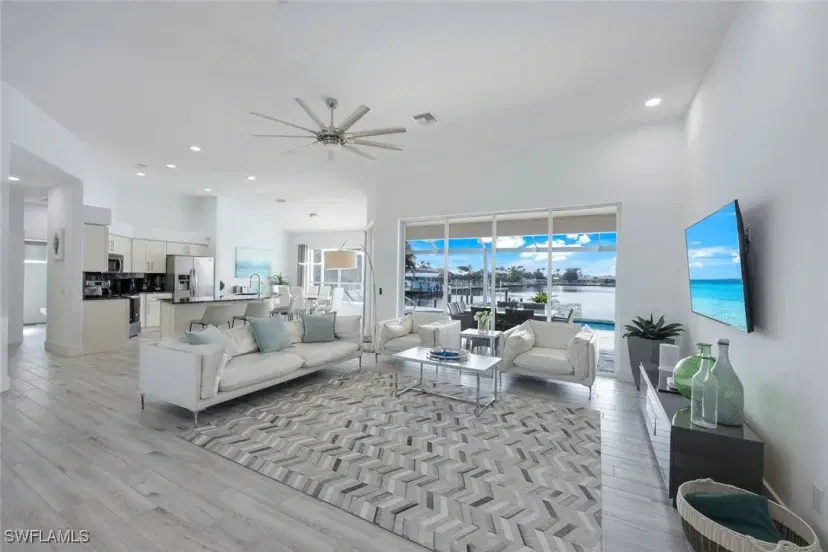 Picture of 5024 SW Pelican Blvd, Cape Coral FL 33914