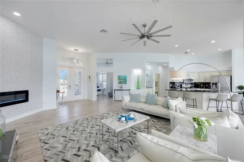 Picture of 5024 SW Pelican Blvd, Cape Coral FL 33914