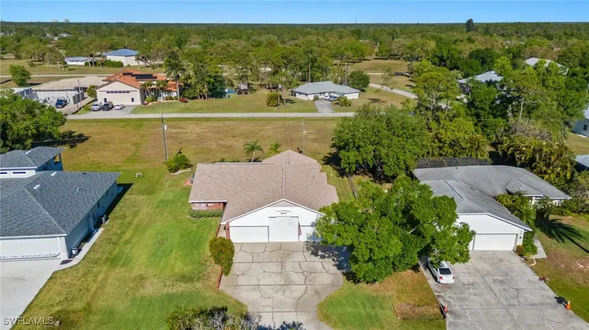 Picture of 6910 Circle Dr, Fort Myers FL 33905