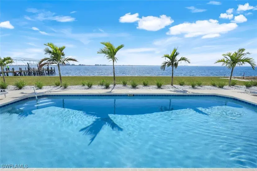 Picture of 656 Coral Dr, Cape Coral FL 33904