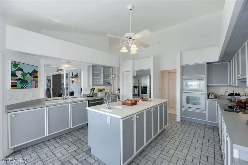 Picture of 656 Coral Dr, Cape Coral FL 33904
