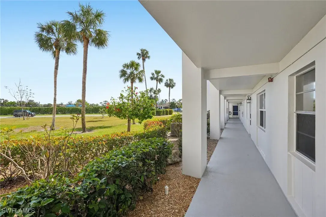 Picture of 1828 Pine Valley Dr 109, Fort Myers, FL 33907