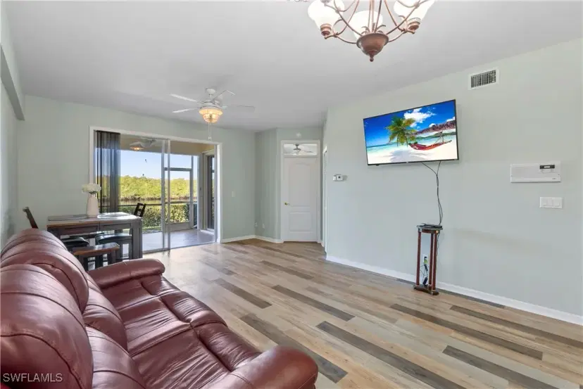 Picture of 182 Newport Dr 1003, Naples FL 34114