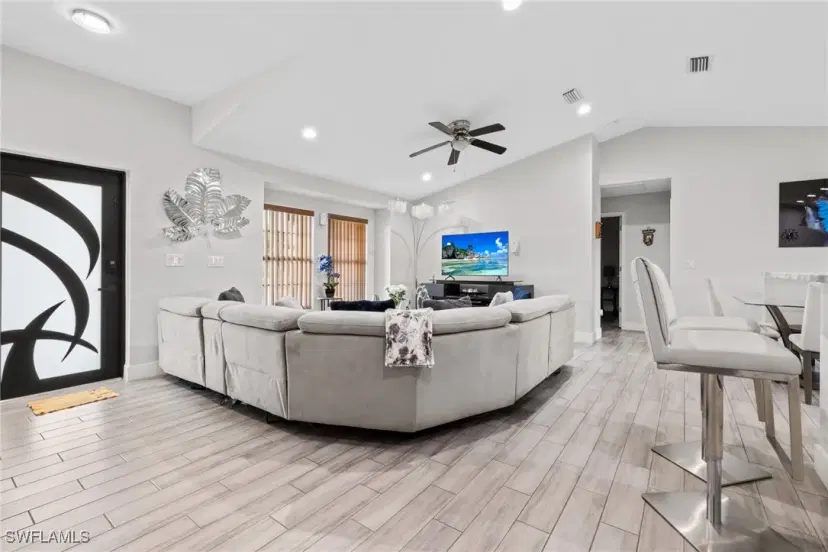 Picture of 1213 NE 6Th Pl, Cape Coral FL 33909
