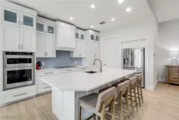 Picture of 9308 Fieldstone Ln, Naples, FL 34120