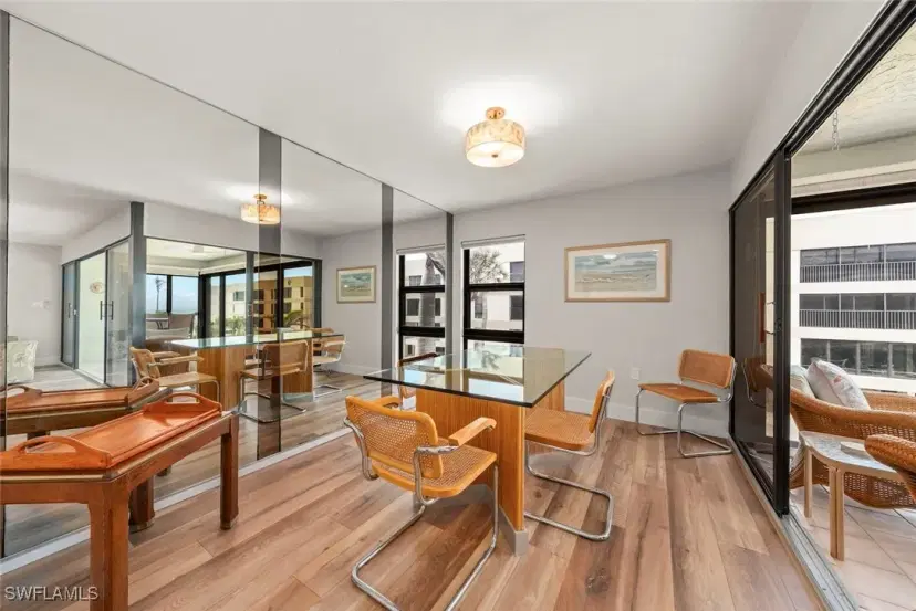 Picture of 2721 W Gulf Dr 212, Sanibel FL 33957