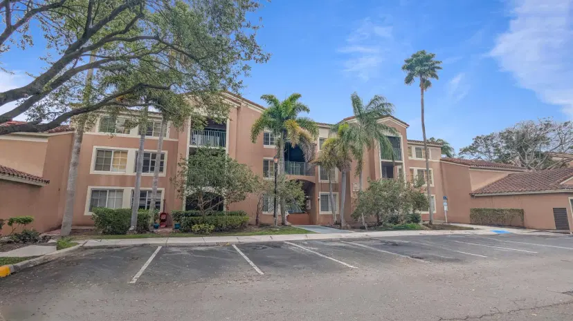 Picture of 4816 N State Road 7 102, Coconut Creek FL 33073