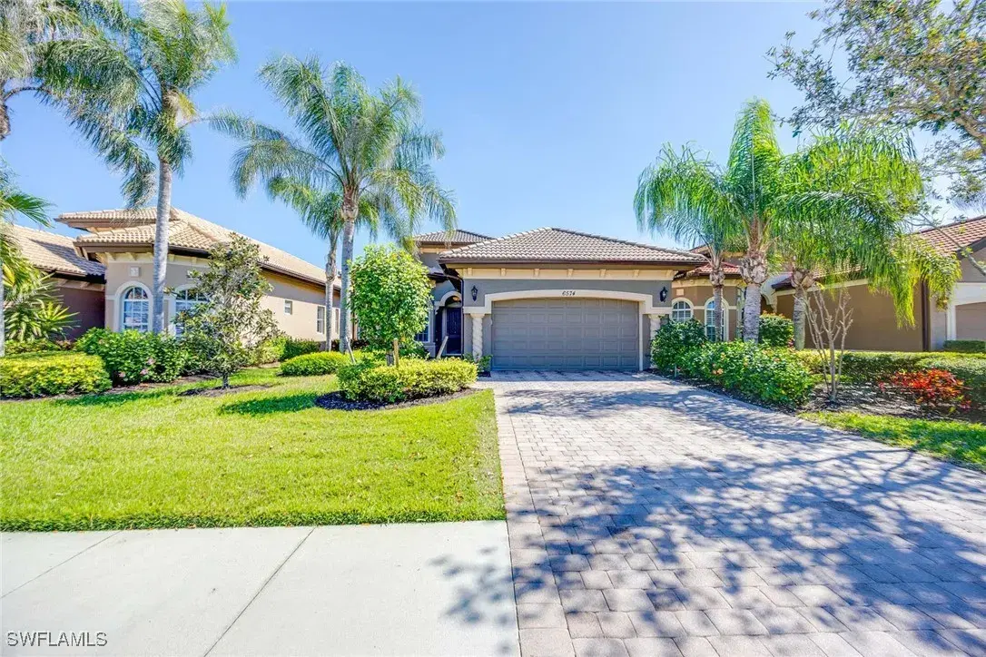 Picture of 6574 Caldecott Dr, Naples, FL 34113